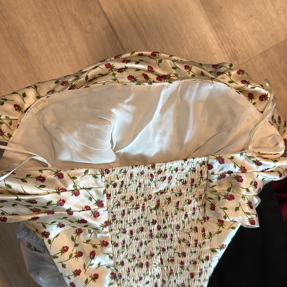 NWOT Reformation off shoulder top floral print - Picture 10 of 11